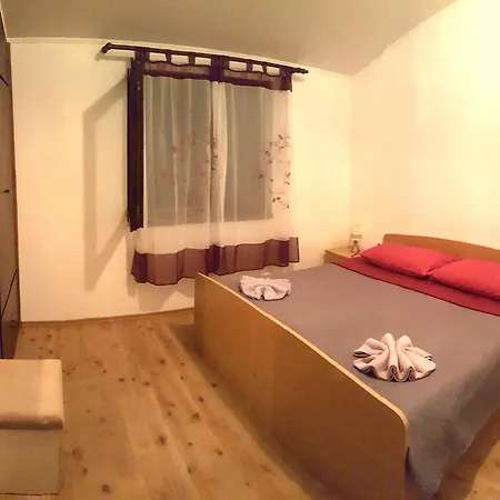 Apartment By The Sea Tisno, Murter - 24209 *